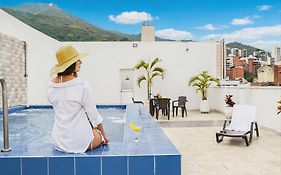TAMA Hotel Granada Real Cali